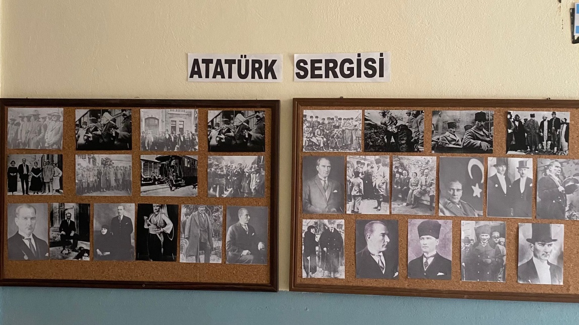 10 Kasım Atatürk'ü Anma Günü etklinlikleri kapsamında yapılan Atartürk konulu sergimiz